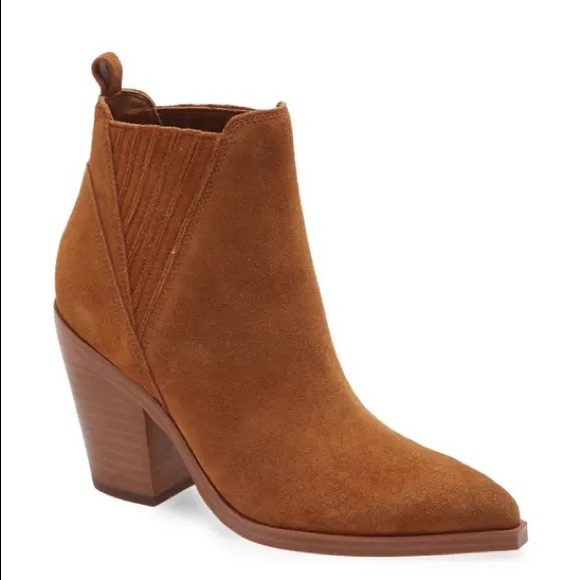 Marc Fisher Shoes - MARC FISHER
Gadri Pointed Toe Bootie In Rhum Suede